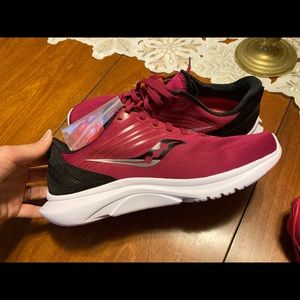 women’s Saucony Kinvara size 8 wide